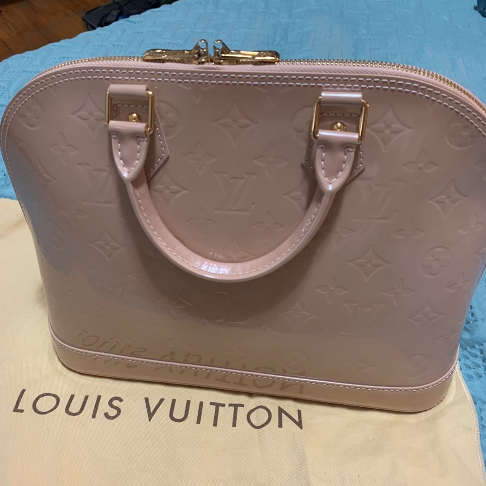 Louis Vuitton Alma PM Vernis Rose Angelique